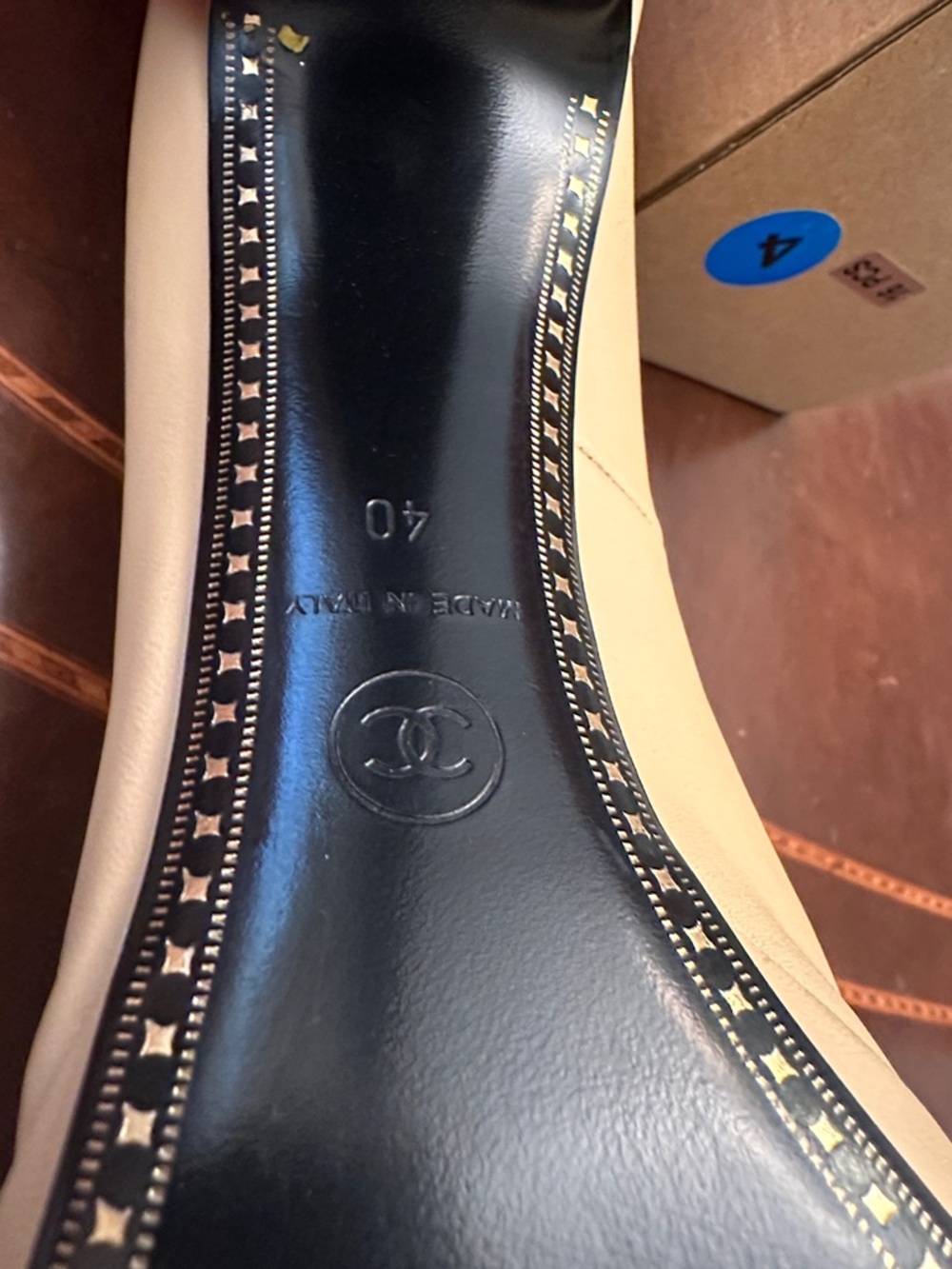 ✔️ CHANEL Cream and Black Two-Tone Platform Pumps - Picture 6 of 10